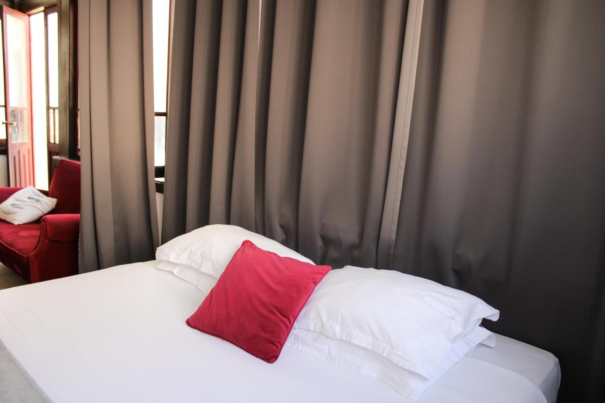 Urban Suites 阿威罗 外观 照片